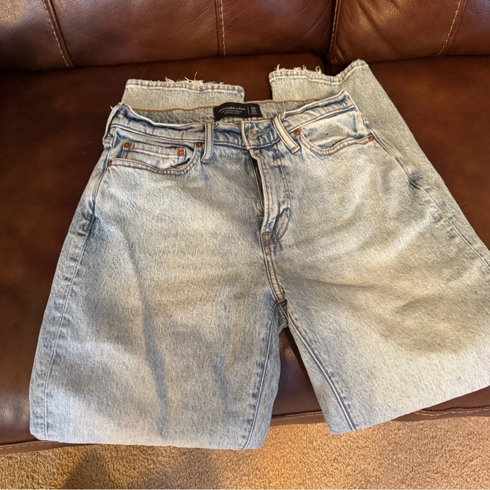 Abercrombie & Fitch Athletic Loose Jeans – Size 29x32 - Picture 5 of 6